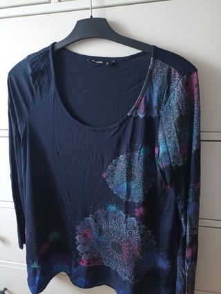 Camiseta de manga larga de mujer de Desi