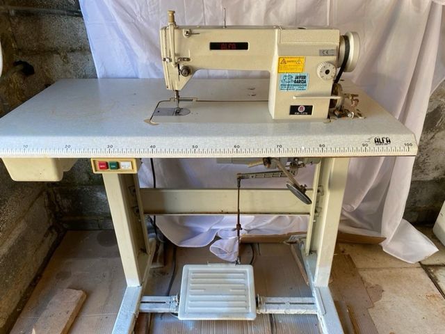 Maquina de coser industrial