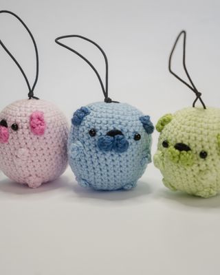 Amigurumi carlino indaco