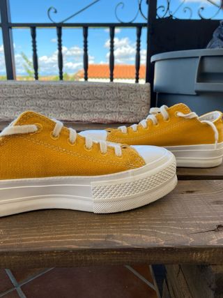 Converse plataforma mostaza