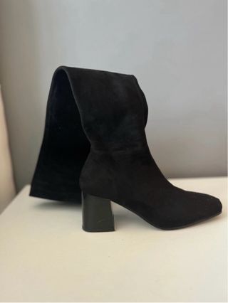 Botas altas negras de antelina NUEVAS!!!! 