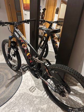 HUSQVARNA HC8 TOPE GAMA