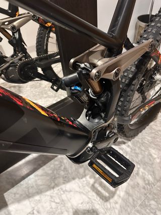 HUSQVARNA HC8 TOPE GAMA