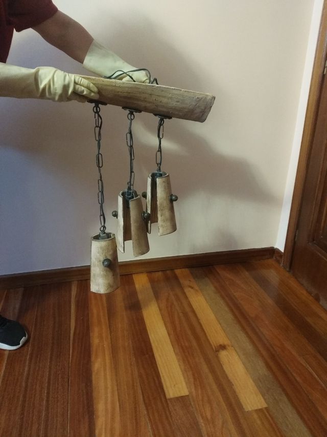 Lámpara de tejas.Ideal para chalet o casa rústica.