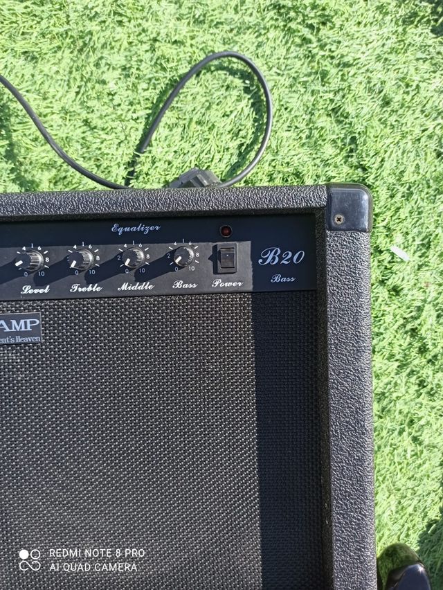 Bajo eléctrico Santander