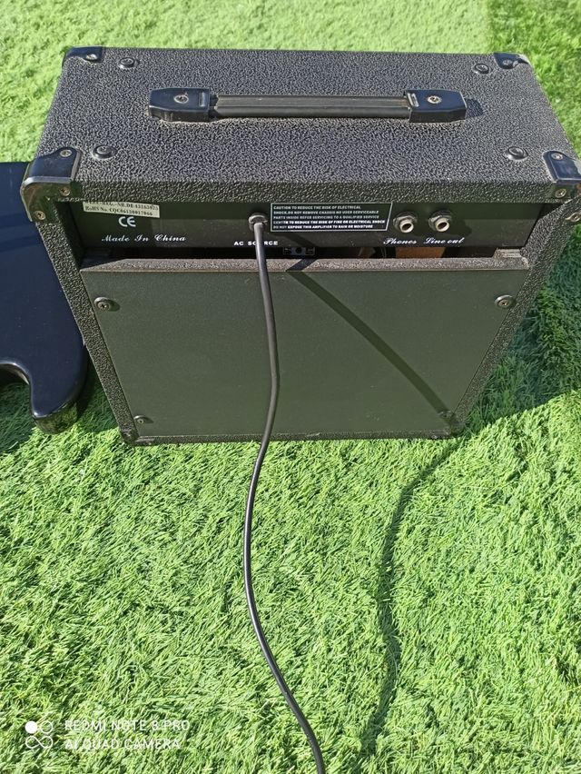 Bajo eléctrico Santander