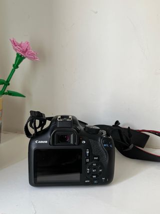 CANON EOS1300D + objetivo kit
