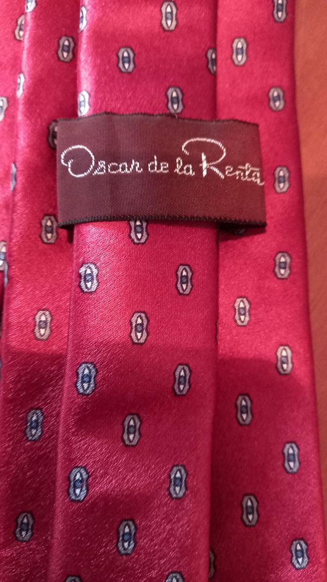 Corbata Óscar de la Renta.