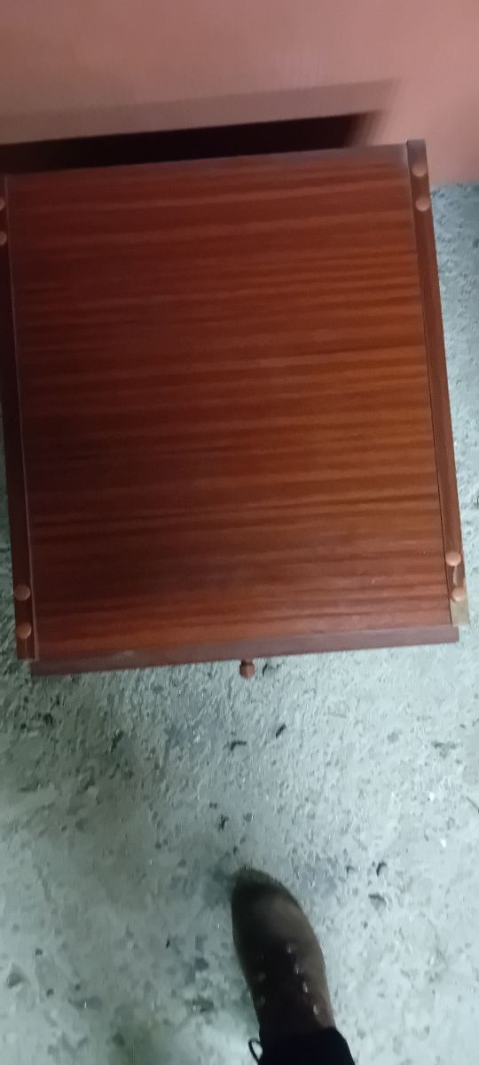 Mesilla de noche o cajonera