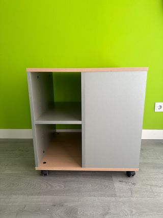 Mueble con ruedas