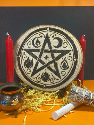 Altare wicca fatto a mano