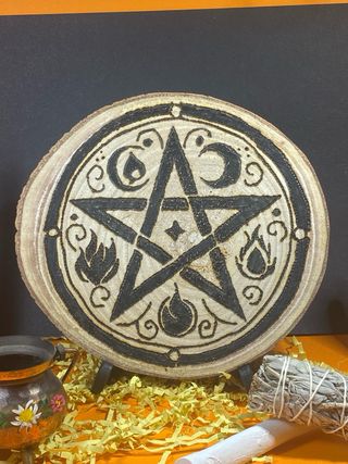 Altare wicca fatto a mano