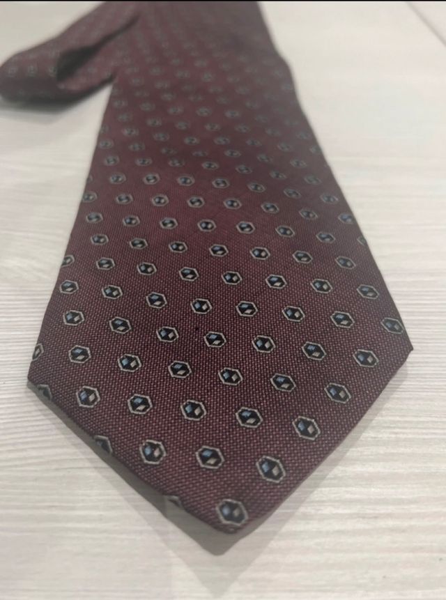 Corbata Pertegaz color vino