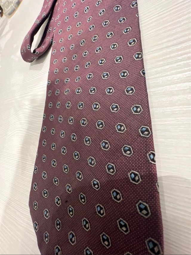 Corbata Pertegaz color vino