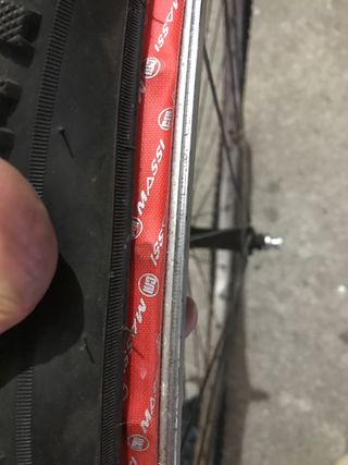 Llanta y rueda Kenda 28”