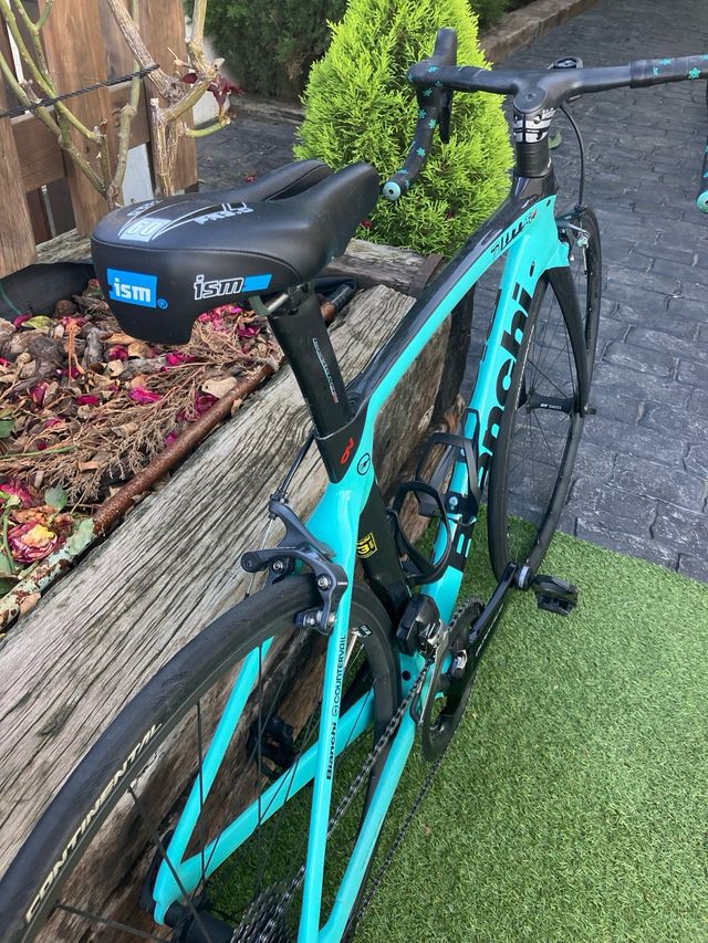 Bianchi Oltre XR4 cuadro, tija y manillar
