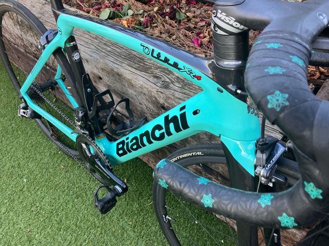 Bianchi Oltre XR4 cuadro, tija y manillar