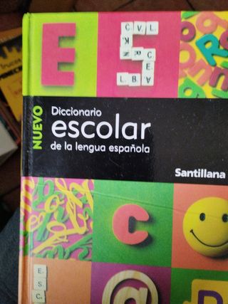 NUEVO DICCIONARIO ESCOLAR DE LA LENGUA ESPAÑOLA SANTILLANA (Spanish Edition)