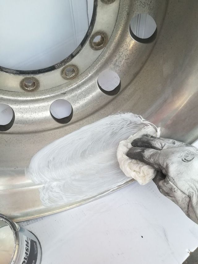 PASTA PULIR LLANTAS ALCOA CAMION