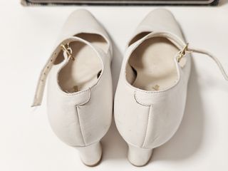 Zapatos de piel con tacón n. 35
