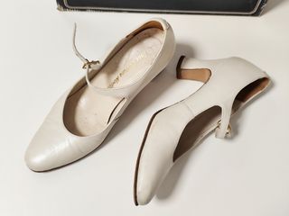 Zapatos de piel con tacón n. 35