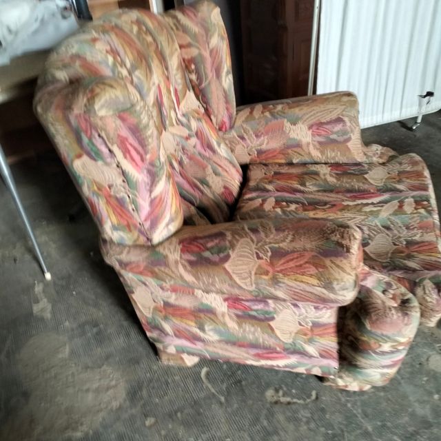 2 Sillones mecedoras madera