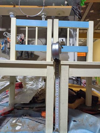 Dos sillas para niños