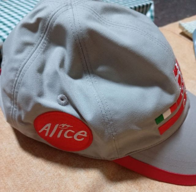 Gorra Luna Rossa Prada