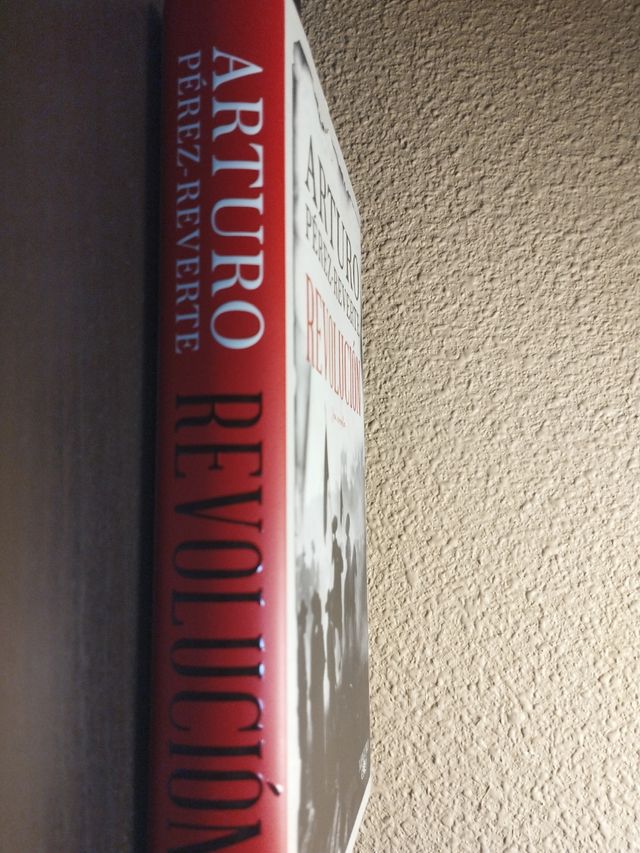 Revolución: Una novela