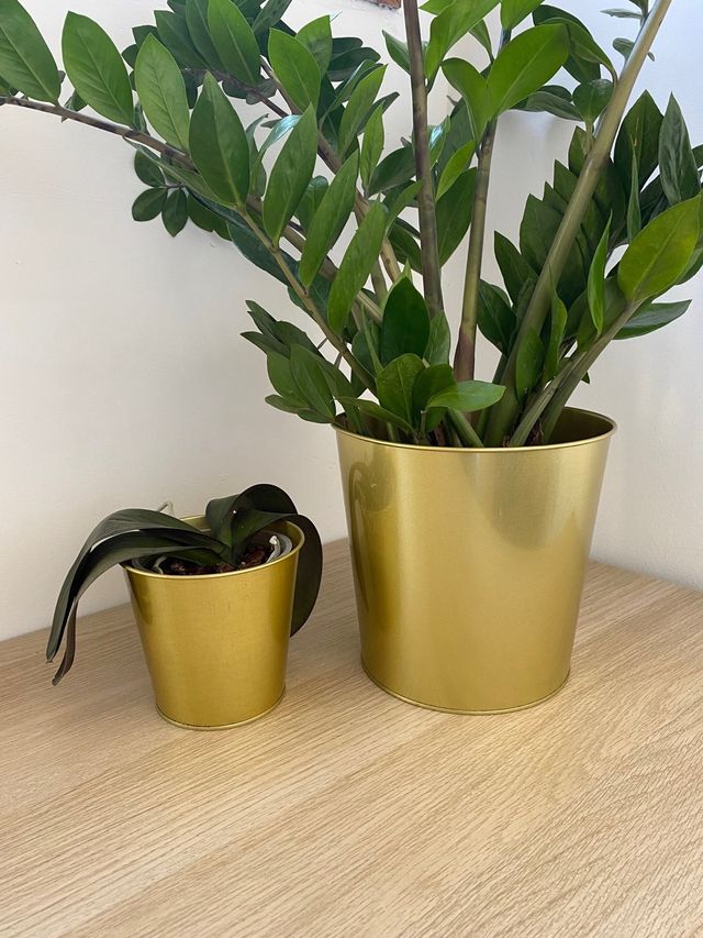 Maceteros color bronce