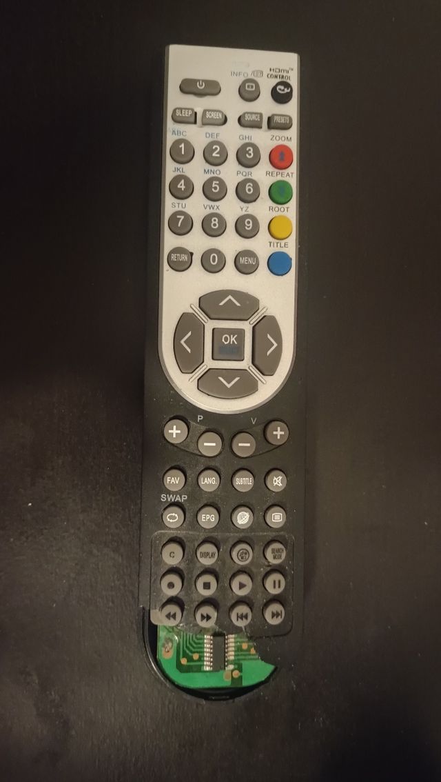 Televisión OKI + brazo extensible