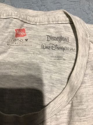 Camiseta Mickey Mouse con gafas vintage.