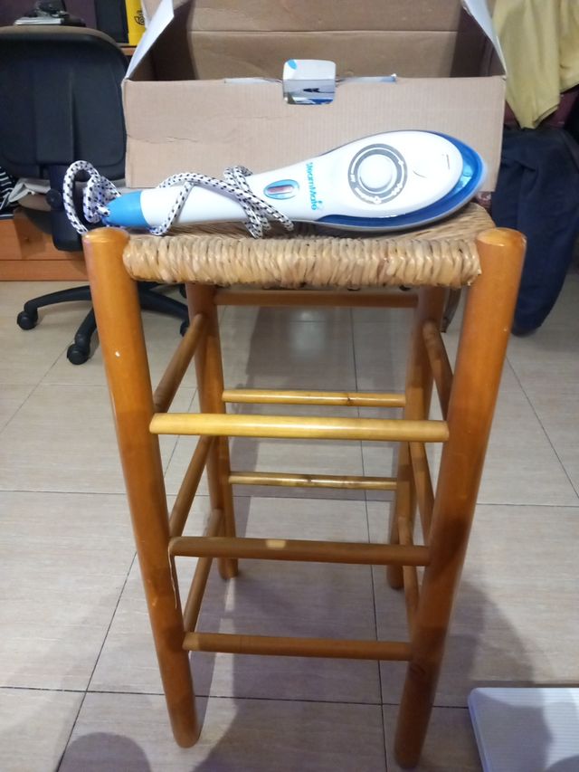 Cepillo y plancha eléctrica de vapor