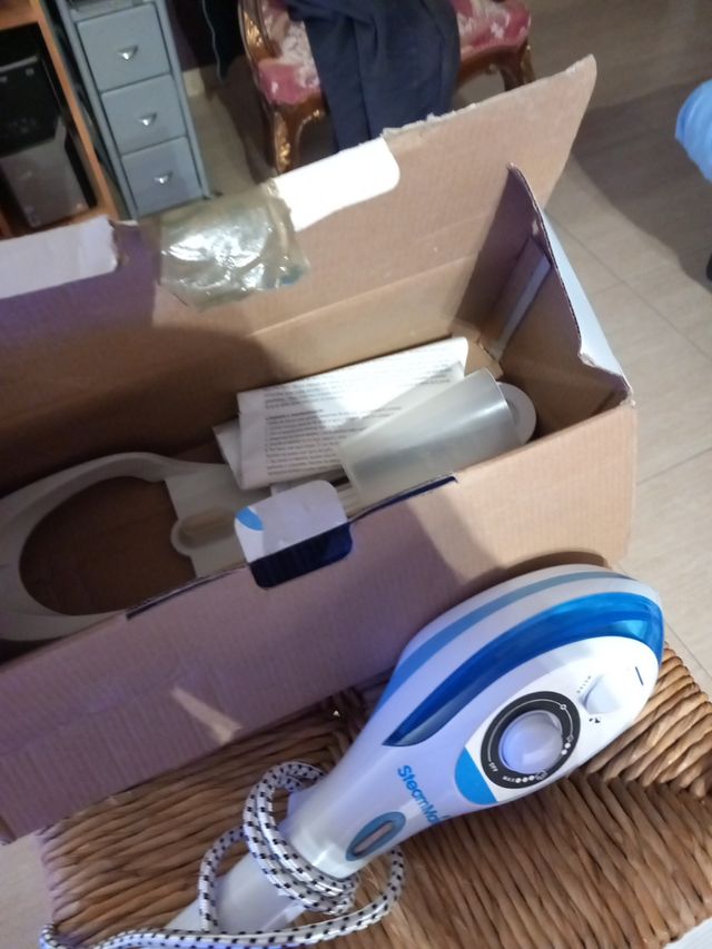 Cepillo y plancha eléctrica de vapor