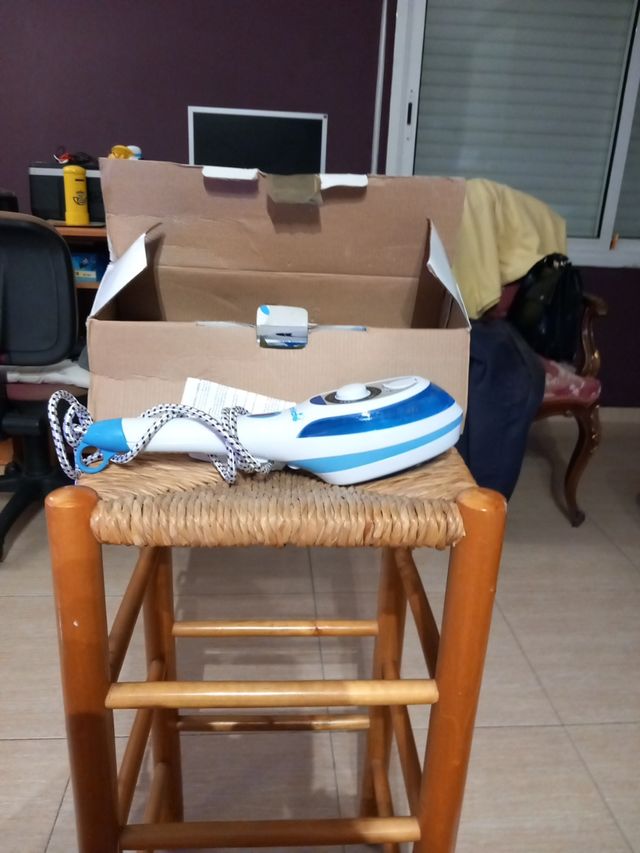 Cepillo y plancha eléctrica de vapor