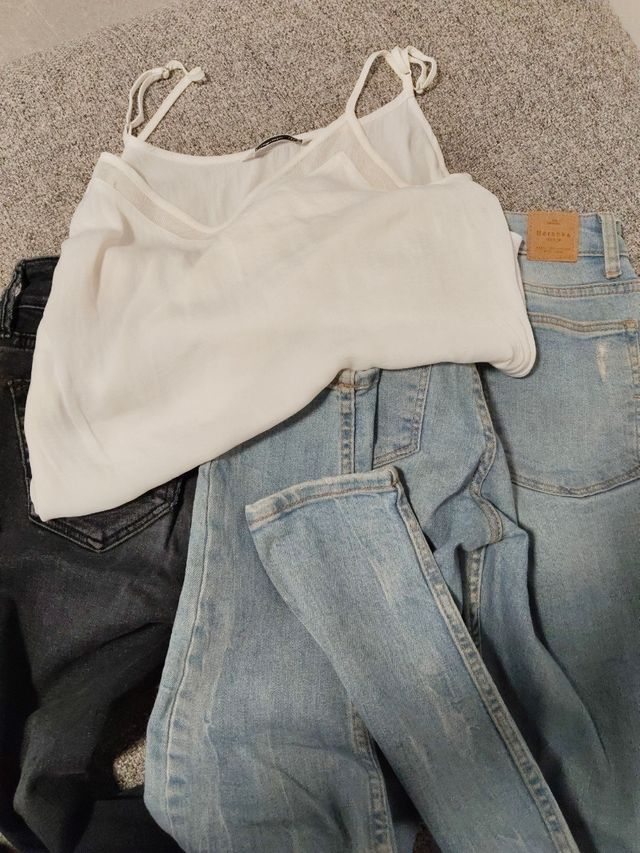 Pantalónes y camiseta