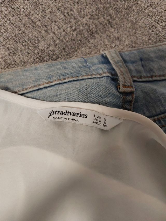 Pantalónes y camiseta