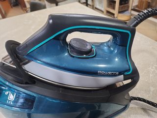 Centro de plancha Rowenta Compact Steam
