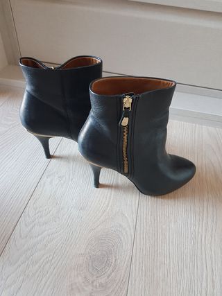 Botines de piel negros con plataforma