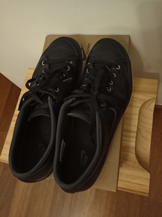 N°45. Nike. Zapatillas Casual Negras 