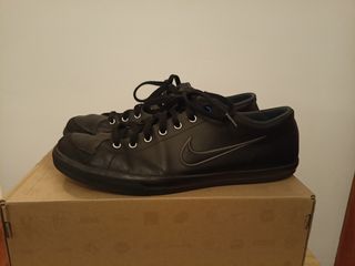 N°45. Nike. Zapatillas Casual Negras 
