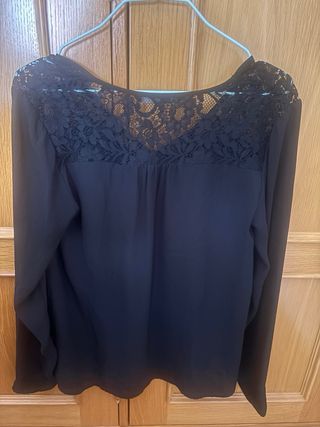 Blusa negra bordados Zara