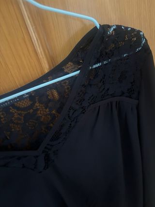 Blusa negra bordados Zara