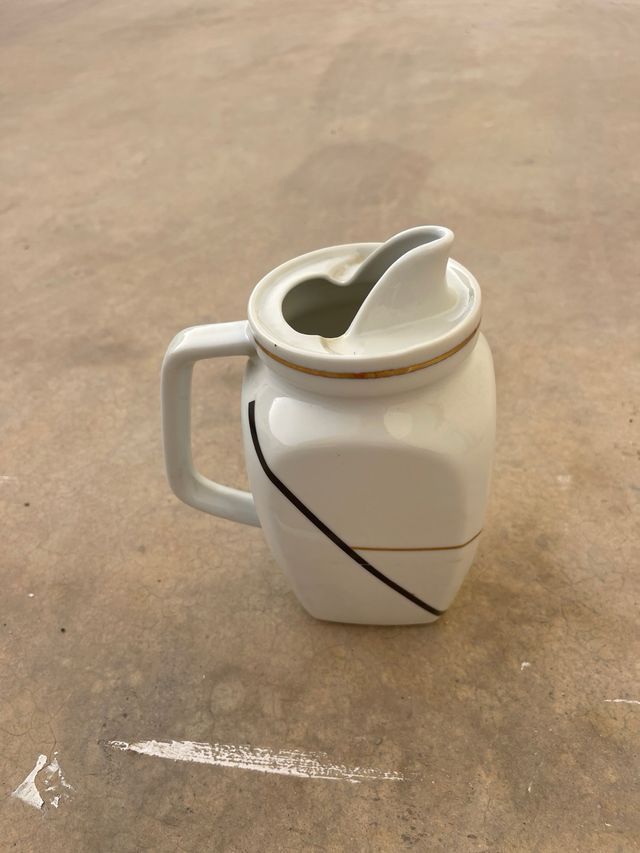 Aceitera de porcelana