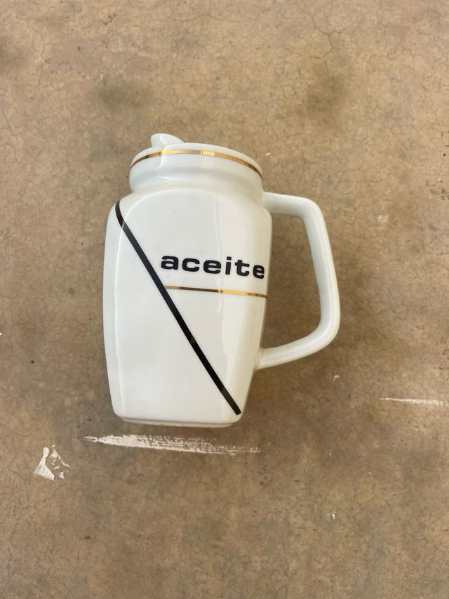 Aceitera de porcelana