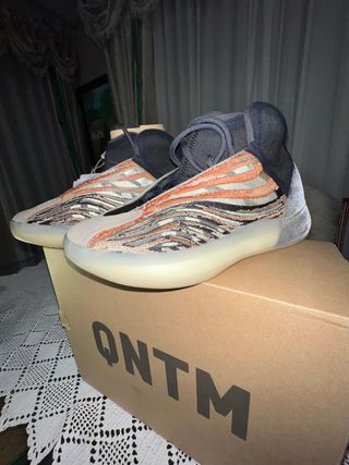 YEEZY QNTM