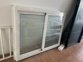 Ventana corredera en color blanco