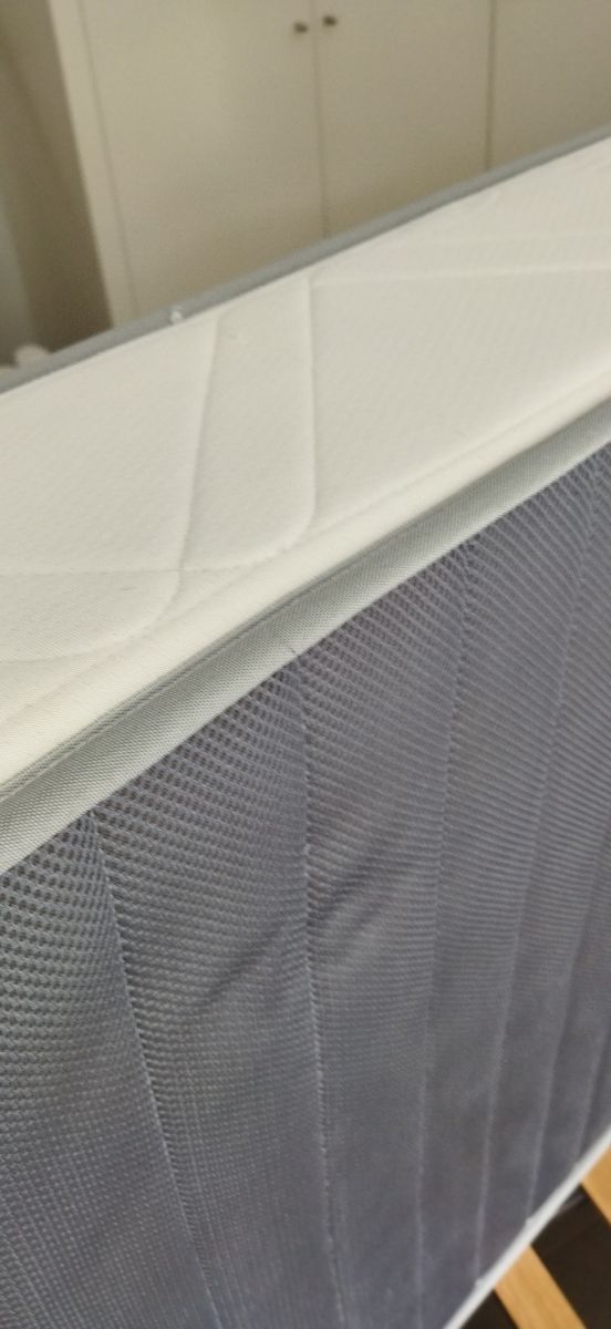 Colchón 90cm 1.90 en buenas condiciones.