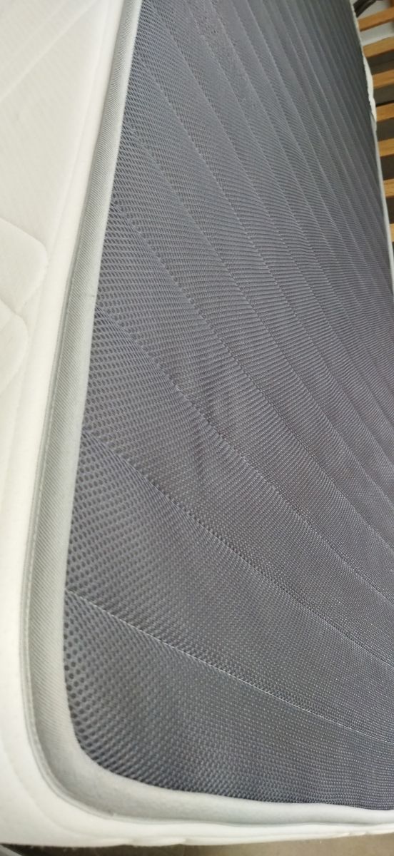 Colchón 90cm 1.90 en buenas condiciones.