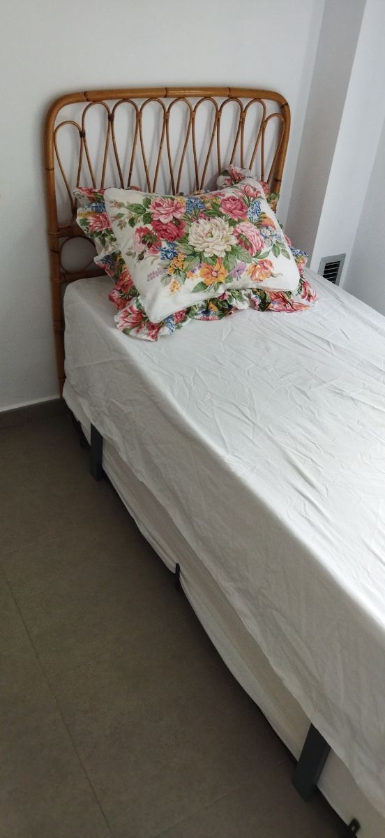 Colchón 90cm 1.90 en buenas condiciones.